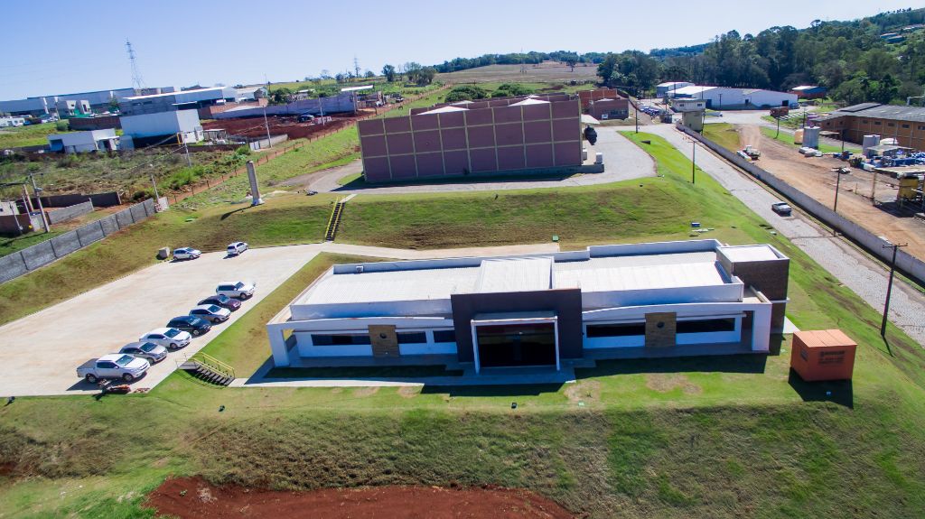 Vista aérea da unidade industrial Alpes em Apucarana, PR